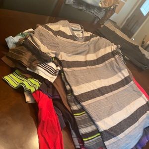 32 men’s small T-shirts